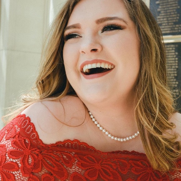 Meet your Posher, Rachel - Picture 1 of 1